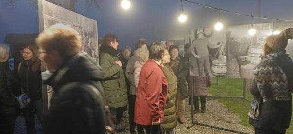 Razstava na Pomelaju razkriva zgodbe znanj, ki jih ohranja skupnost