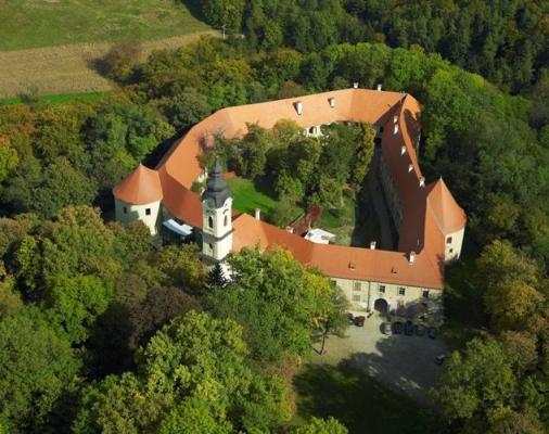 Skoraj 2,4 milijona evrov za obnovo gradu Grad