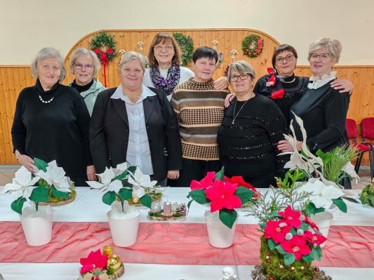 FOTO: Božično-novoletna razstava je povezala krajane Gornje Bistrice