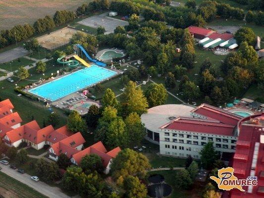 FOTO: V tej občini se bodo mladi tudi to poletje kopali brezplačno