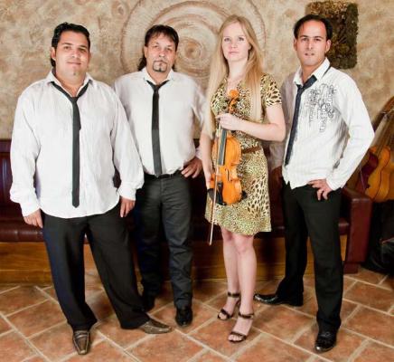 Gitano band – temperamentna skupina, ki s svojo glasbo zabava tudi izven Pomurja
