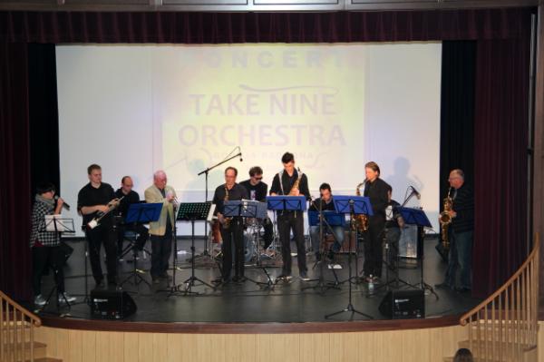 Take Nine Orchestra – izobraženi glasbeniki, ki s priredbami različnih zvrsti ogrejejo dušo
