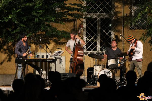 FOTO: Na skritem dvorišču navdušil Ton Risco European Quartet