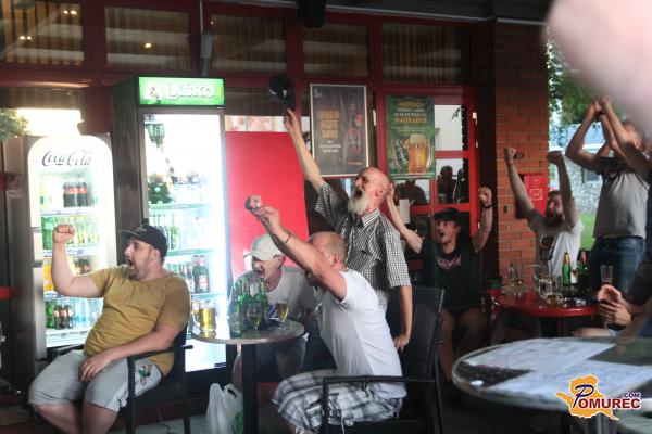 FOTO in VIDEO: V Murski Soboti navijači navijali za črno-bele