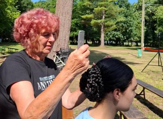 Marija Horvat: Že več kot 50 let plete kitke za beltinske folkloristke