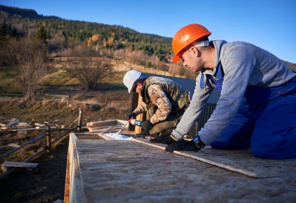 V Pomurju: delodajalec mora plačati 100.000 evrov, čeprav je zagotovil zaščitno opremo