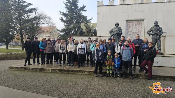FOTO in VIDEO: Tradicionalni Miklavžev pohod združil pohodnike