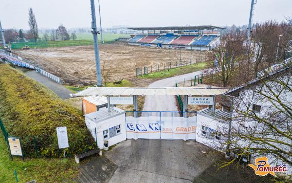 FOTO: Začetek prenove igrišča na stadionu v Lendavi za slab milijon evrov