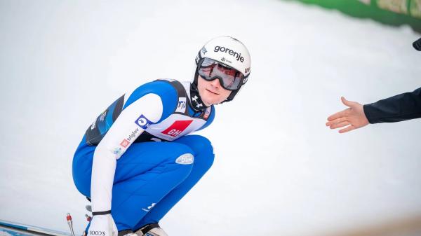 Domen Prevc z izjemnim finišem do zmage in vodstva v svetovnem pokalu