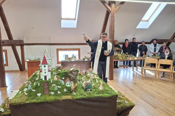 FOTO: Bogastvo slovenskih jaslic v Veržeju