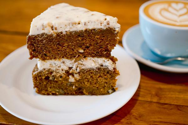 Veganska in brez sladkorja: Hitra korenčkova torta