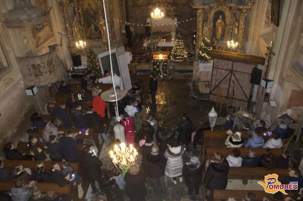 FOTO in VIDEO: Predbožični večer v znamenju živih jaslic in polnočnice