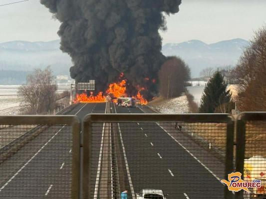 VIDEO: Avtocesta je zaprta v obe smeri zaradi hujše prometne nesreče