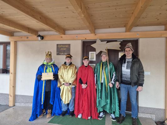 FOTO: Koledniki iz Župnije Grad ponesli mir in blagoslov