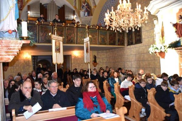 FOTO: Božične melodije povezale goričke župnije in Porabje