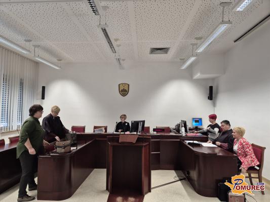 Sindikalistka zavrnila opravičilo, direktorica murskosoboške knjižnice vztraja pri tožbi