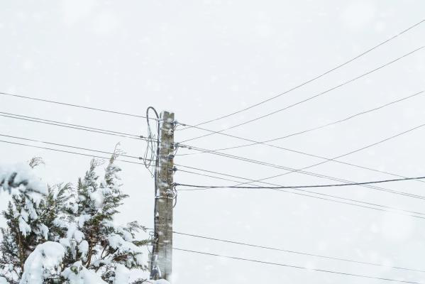 Sneg povzroča izpade elektrike, v Pomurju več krajev brez oskrbe