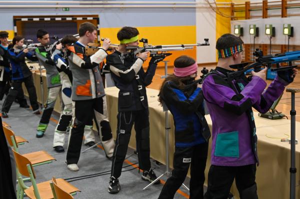 FOTO: Zračno orožje združilo 12 društev na regijskem prvenstvu na Srednji Bistrici