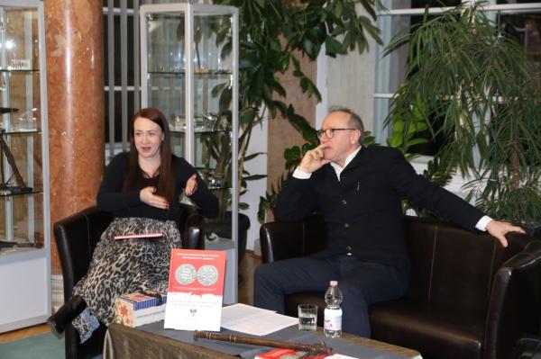 FOTO: Zgodbe srednjeveškega denarja oživele v lendavski knjižnici