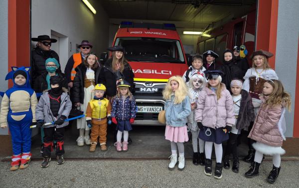 Pust na Vaneči: Tradicija, ki povezuje