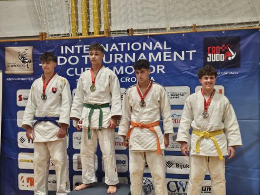 FOTO: Mladi borci uspešni na 33. pokalu Samobora
