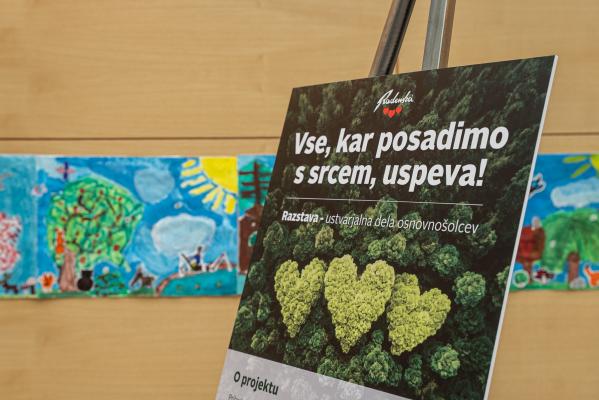 V Radencih odprli razstavo otroških del »Vse, kar posadimo s srcem, uspeva«