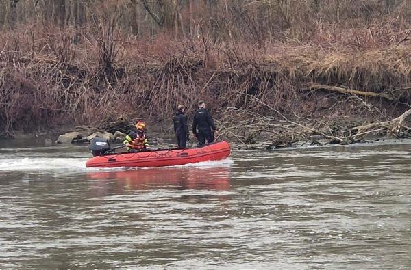 Iskanje ob Muri, na terenu tudi potapljači