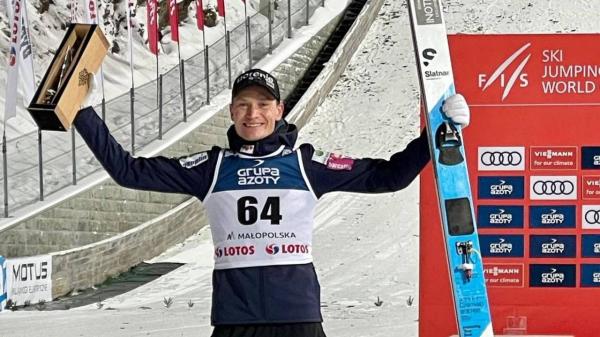 Anže Lanišek le za desetinko točke zaostal za zmago