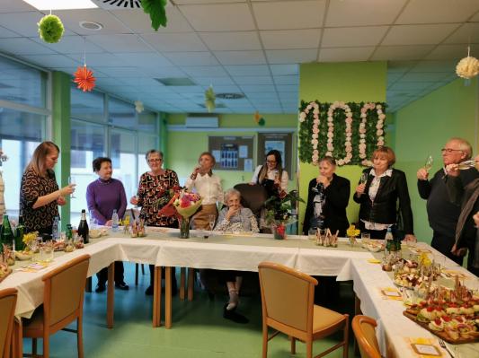 VIDEO: V Domu Kuzma slavijo 100 let Marije Čurman