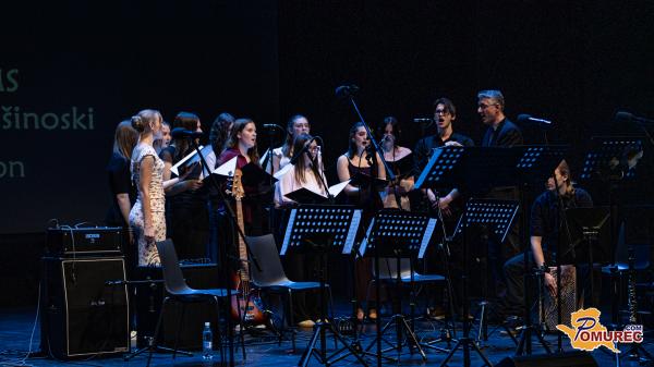 FOTO in VIDEO: Dobrodelni koncert napolnil Gledališče Park