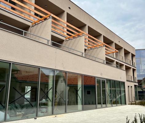 FOTO in VIDEO: Novi hotel Narcisa že dobiva končno podobo