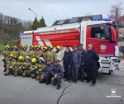 FOTO: Gasilci v Gornji Radgoni bogatejši za sodobno cisterno