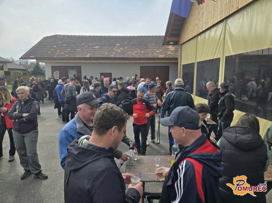 FOTO: Jožefov pohod povezal in združil pohodnike vseh generacij