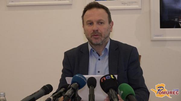 Horvath ostaja poslanec narodnosti, napoveduje nadgradnjo pravic