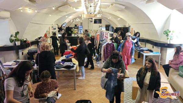 FOTO in VIDEO: V Murski Soboti znova oživela izmenjevalnica oblačil