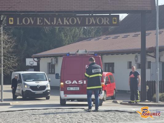 FOTO in VIDEO: Zagorelo je pri znani gostilni, na terenu gasilci