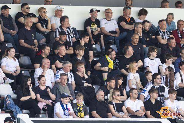 FOTO: Ste bili na Fazaneriji? Poiščite se med navijači na fotografijah