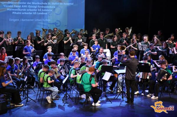FOTO in VIDEO: Glasbeni večer v Lendavi povezal Slovenijo, Avstrijo in Madžarsko