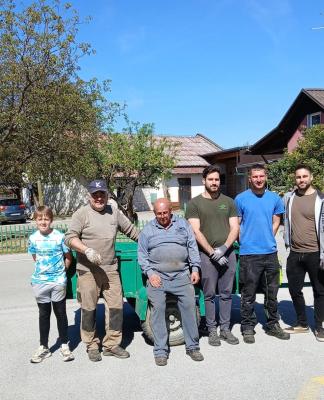 FOTO: Z odpadnim železom podprli gasilce v Pristavi