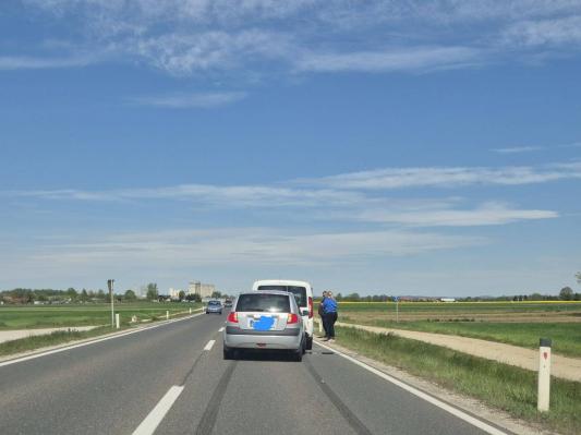 FOTO: Nesreča na relaciji Beltinci - Lipovci, promet oviran