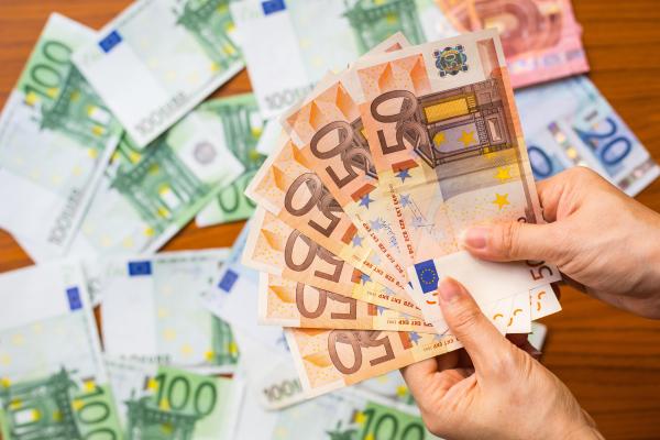 Država ponuja do 8.000 evrov pomoči – preverite, ali vam pripada