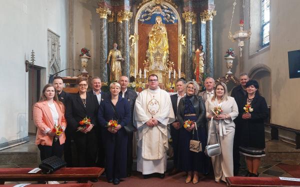 FOTO: V župniji Grad so na velikonočni ponedeljek slavili zvestobo in ljubezen