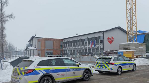 Mladoletniku po napadu v Rakičanu podaljšan pripor, kaj mu grozi?