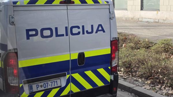 V Pomurju policisti iskali pogrešano osebo in pridržali razgrajača