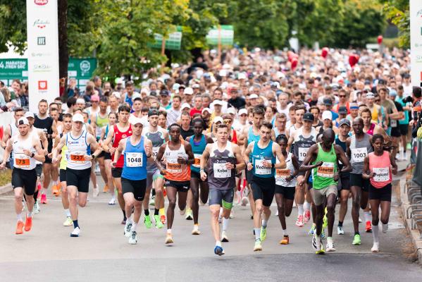 FOTO in VIDEO: Ogrevanje pred startom, Radenci v znamenju Maratona treh src