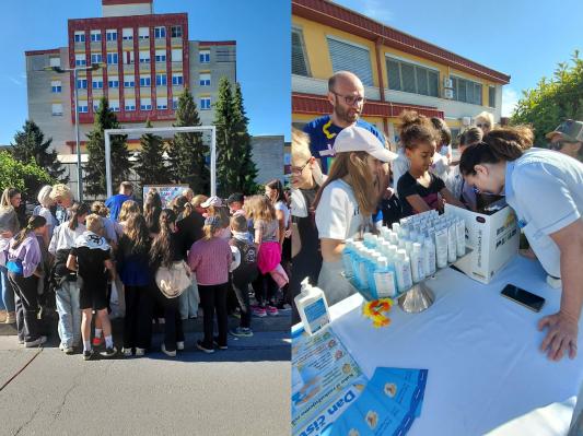 FOTO: V murskosoboški bolnišnici ob dnevu higiene rok ozaveščali najmlajše in mimoidoče