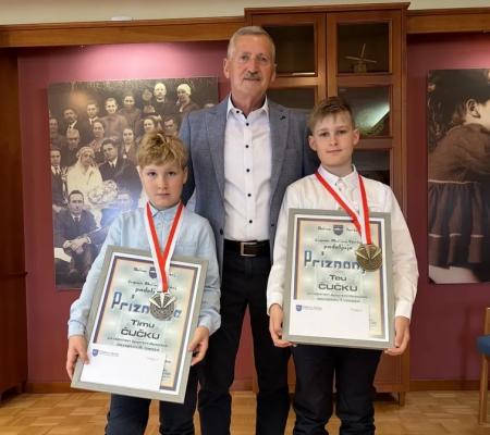 FOTO: Veržejski župan sprejel mlada svetovna prvaka iz Bunčanov