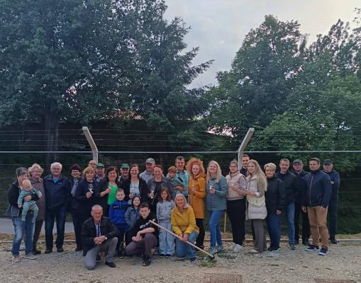 FOTO: V Mali Nedelji poseben poklon vinskim kraljicam, vsaka dobila svojo trto