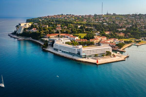 Poletja ni treba iskati daleč – ujemite ugodne ponudbe v St. Bernardin resortu Portorož!