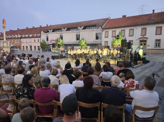 FOTO: Ljutomer v znamenju glasbe in umetnosti